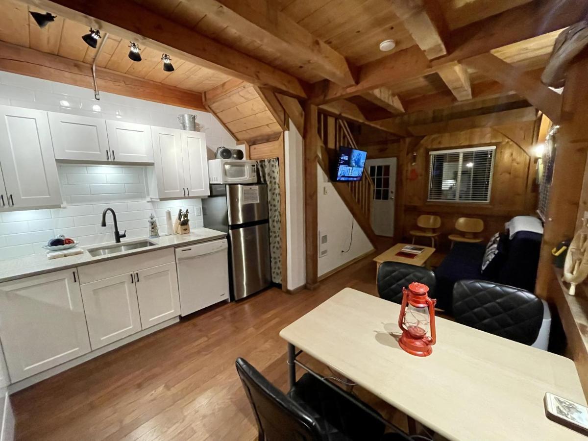 Waterfront Timber Frame Cottage! 尤克卢利特 外观 照片
